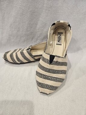 Mad Love Striped Canvas Slip-On Flats in Beige and Dark Blue 7